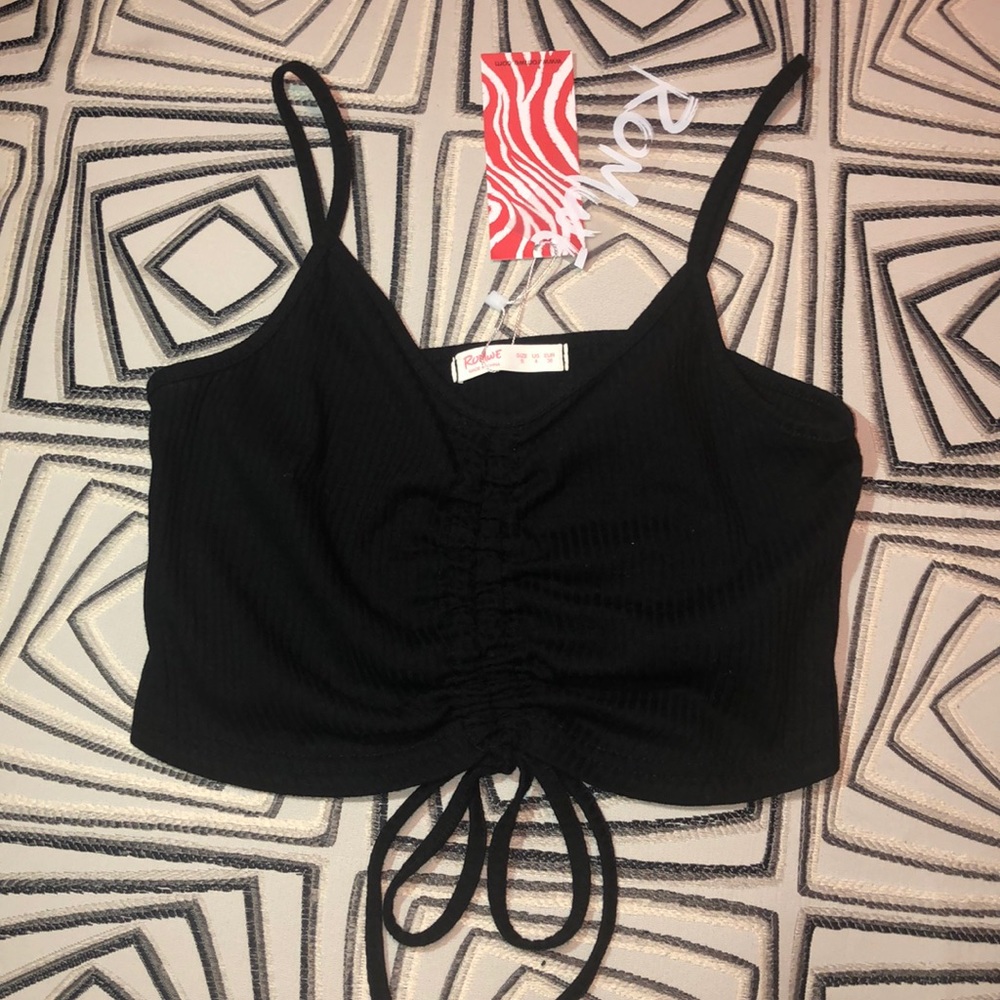 Black tank crop top